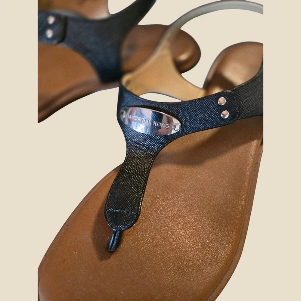 Michael Kors T Strap Flat Sandals Black Leather Logo Plate Women's Size‎ 8.5